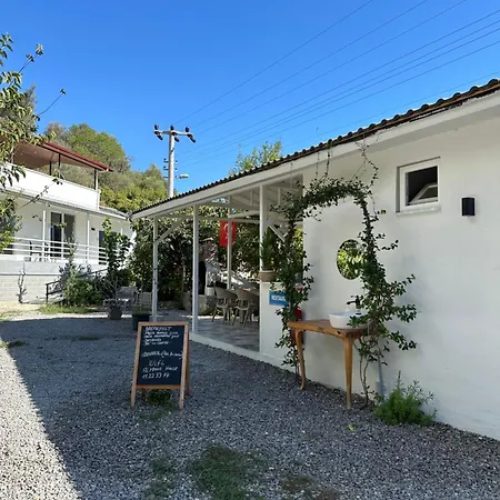 Airport Blue Eye House Ideal For Air Travellers 5 Km From Airport Habitación en casa particular Dalaman
